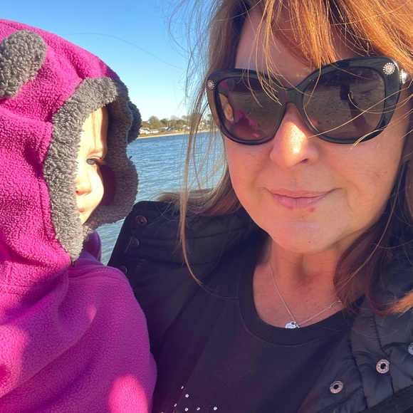 Meet your Posher, Leona - Picture 3 of 15